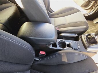 HYUNDAI I30 COMBI 1.6 CRDI 2016 81 kW TRIKOLOR WEEKEND - 14