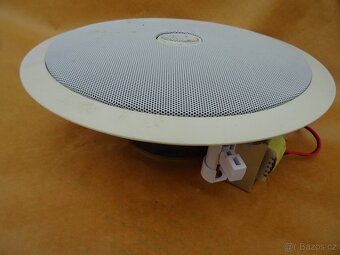 Reproduktor v dřevěné skřínce . - 14