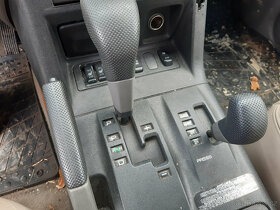 Mitsubishi Pajero 3,2DiD 118kW 2002 - díly - 14