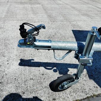 Přívěsný vozík -nástavba +uzamykatelné víko 2,06mx1,11mx1,0m - 14