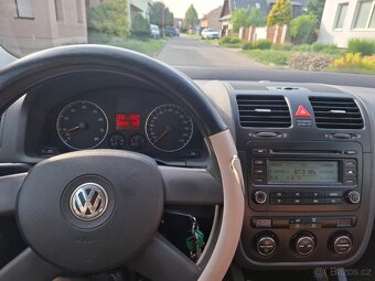 Volkswagen Golf V  1.4i Nová STK - 14