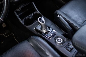 Mitsubishi Outlander Hybrid 2013 - 14