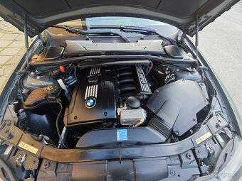 Prodám BMW E90 325i LCI - 14