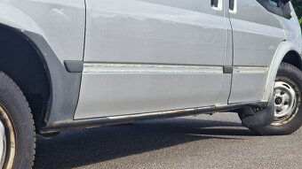 FORD TRANSIT TOURNEO - Spolehlivý společník na cesty s vesta - 14
