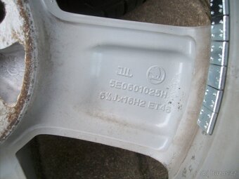 Alu kola original ŠKODA Octavia 3 16" pneu 90% - 14