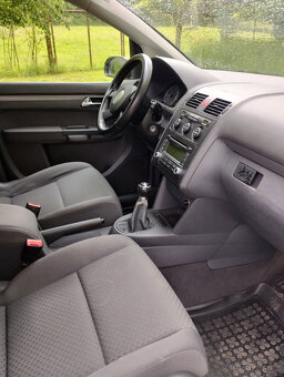 VW Touran 1.9 TDi 77 kW  7-mi místné   r.v. 2006 - 14