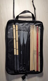 Prodám dětskou bicí soupravu, noty a příslušenství - 14