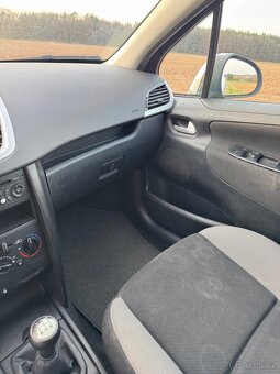 Peugeot 207 - 14