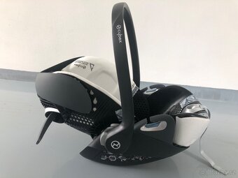 Cybex Cloud Z I-size Ferrari - Victory Black + Cybex Base Z - 14
