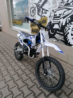Pitbike Shark 125ccm 17x14 modrá - 14