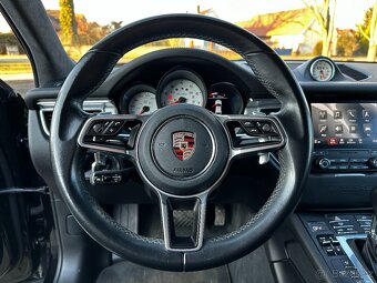 Porsche Macan Turbo - 14