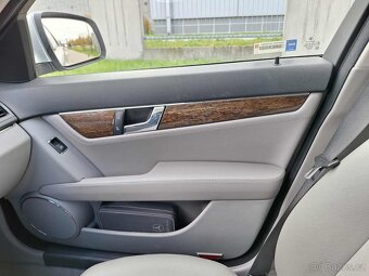 Mercedes-Benz C200 kompressor (W204, 135 kW), stříbrný - 14