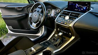 Lexus NX300h Hybrid m.2021 Perleť Navi Kamera Automat - 14