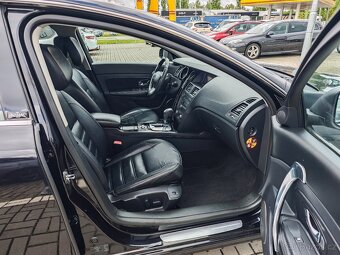 Latitude INITIALE PARIS 3.0 V6 dCi240 Automat 177kW - 14