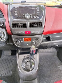 Fiat Doblo Panorama 1,6 Multijet 66 kW Automat - 14