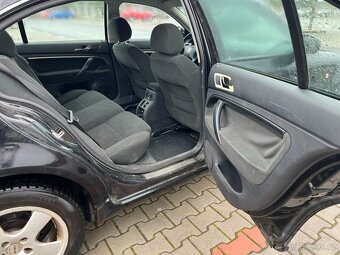 Škoda Superb 1.9 TDi 96kw koup. ČR serviska - 14