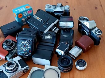 FOTO konvolut-fotoaparáty, blesky, objektivy, filtry, kamera - 14