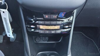 PEUGEOT 208 1,6 HDI STYLE - 14