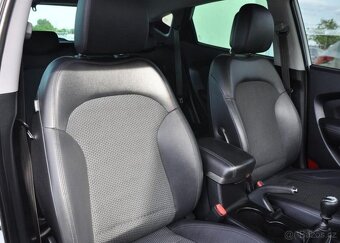 Hyundai ix35 2,0CRDi 4x4 TAŽNÉ - 14