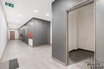 Pronájem bytu 2+kk 66 m², OV, Praha 9 – Vysočany - 14