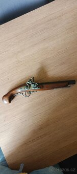 Repliky pistolí,kovaný stojan na sklenice - 14