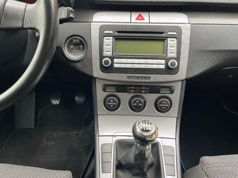 VOLKSWAGEN PASSAT  2,0 TDi  103 Kw  - 14