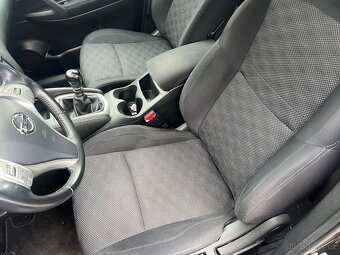 Nissan Qashqai 1,2 benzin, 85 kw, rv 2017, nove v CR - 14