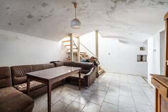Prodej menšího RD do L s nádvořím, bez zahrady, nemovitost k - 14