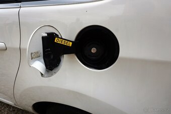 PEUGEOT 5008 1,6 HDI 84KW 7 MÍST 2014 114000KM - 14