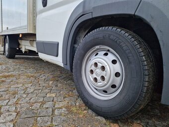 Auto s motorem 3,0 IVECO + hydraulické čelo - 14