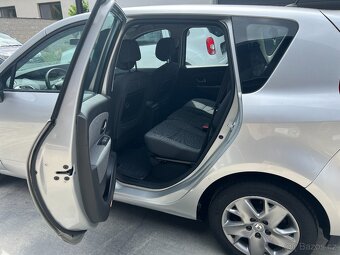 RENAULT SCENIC 1.6i 81KW 1.Maji Navi 81000km 2xkola TAŽNÉ - 14