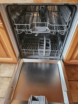 Masivní kuchyňská linka z Německa se spotřebiči - 14