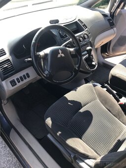 Mitsubishi Grandis, 2.0 DI-D 100 kW, 7 míst - 14