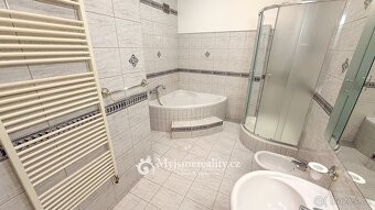 Pronájem byty 3+1, 99 m2 - Znojmo, náměstí Republiky - 14