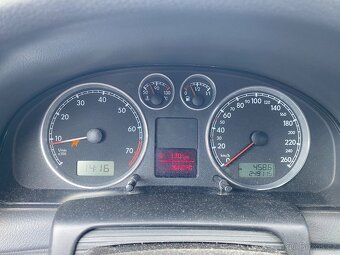 VW Passat combi 1.6i, 75 kW, 2004, klima, ALU R16, tažné - 14