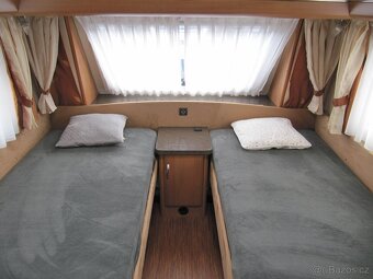 Prodám karavan Hobby 495 UL,r.v.2010 + mover + předstan. - 14