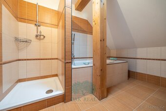 Prodej zemědělská usedlost 883 m2, pozemek 6 835 m2 - Velká  - 14