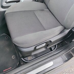 Ford Kuga, 120KW,4X4,130T.KM,KRÁSNÁ,1.MAJ - 14