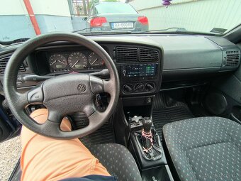 Volkswagen Passat B4/35i- 1.8 benzín CL 66KW - 14