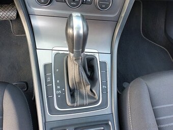 Volkswagen Golf 1,6 TDI,81KW,SERVIS,NAVI,TAŽNÉ - 14