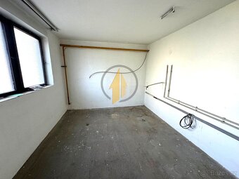 Prodej prostorného domu se zahradou, garáží a dílnou v okraj - 14