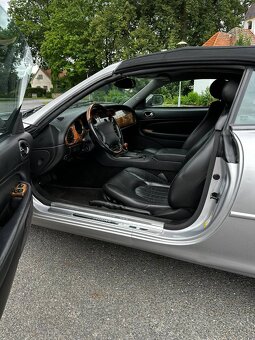 Jaguar XK8 2001 - 14