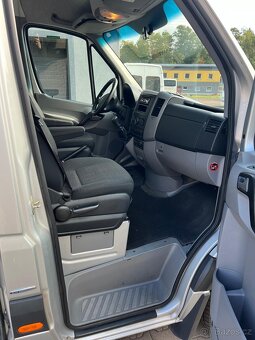 Mercedes-Benz Sprinter - 14