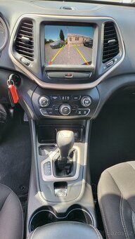 JEEP CHEROKEE 2016 3.2 V6 202kW LATITUDE,NAJETO 100 000KM - 14