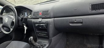 Škoda Octavia 1 facelift 1.6 benzín rok 2002 - 14