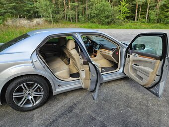 Lancia Thema 3.0CRD V6 176kw - 14