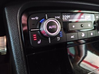 VW Touareg 3.0 TDI 193 kW R-Line Executive Edition - 14