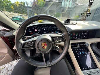 Porsche Taycan 4 Cross Turismo - 14