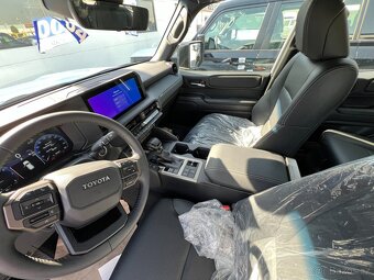 Toyota Land Cruiser 2,4l benzín, VXR, EU specifikace - 14