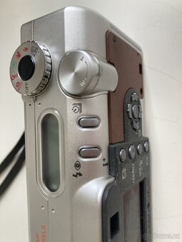 📸 Minolta DiMAGE F200 – retro digitál, co pořád fotí skvěle - 14